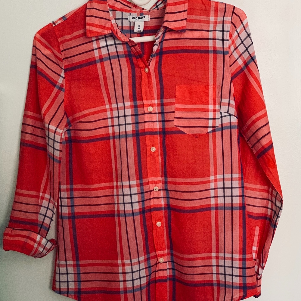 Old Navy Lightweight Button Down - Picture 1 of 4